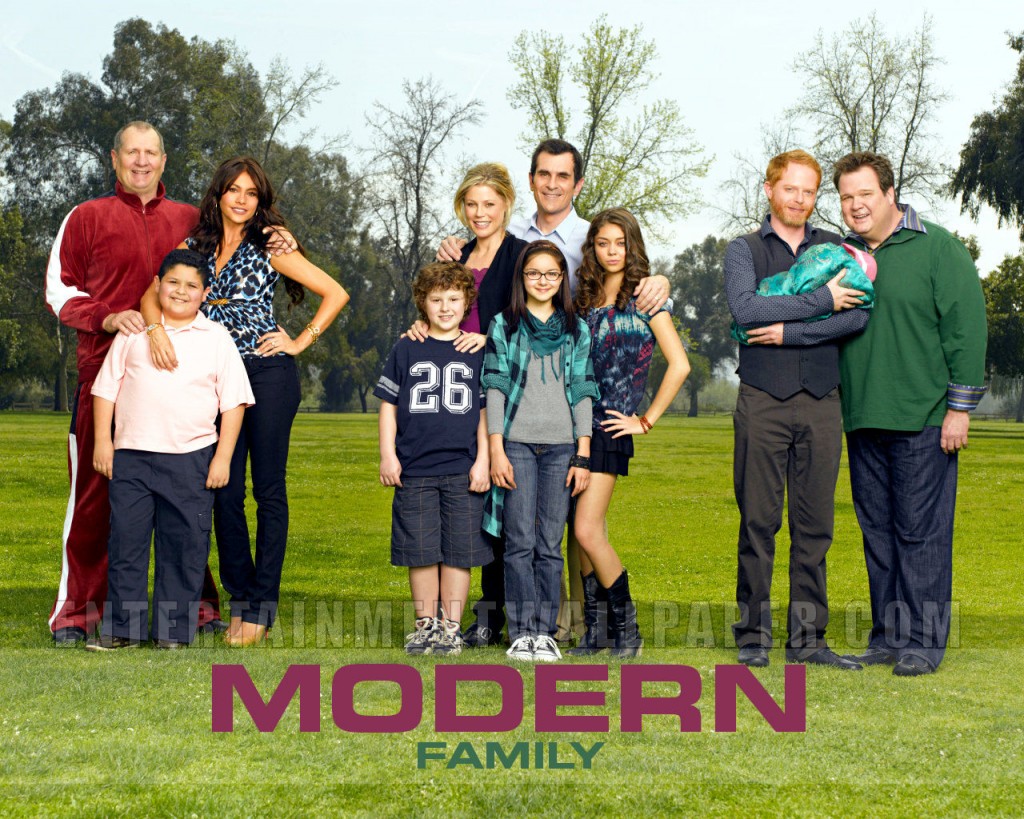 Modern Family starring Ed O'Neill, Sofia Vergara, Julie Bowen, Ty Burnell, Jesse Tyler Ferguson and Eric Stonestreet